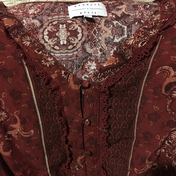 Kendall & Kylie Two Piece Set - Picture 2 of 4